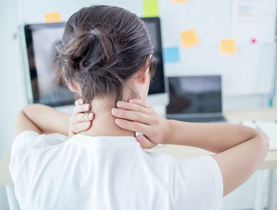 علاج ألم الرقبة من الخلف.. علاجات مجربة وسريعة للتخلص منه صورة رقم 5 علاج ألم الرقبة من الخلف.. علاجات مجربة وسريعة للتخلص منه صورة رقم 5