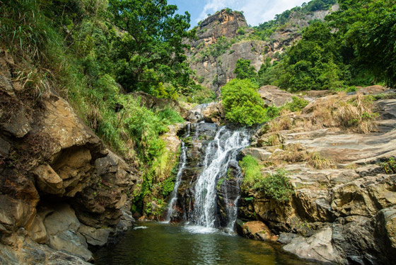 صورة رقم 5 - بالصور: جولة على الشلالات الشهيرة الجاذبة للسائحين في سريلانكا صورة رقم 5 - بالصور: جولة على الشلالات الشهيرة الجاذبة للسائحين في سريلانكا