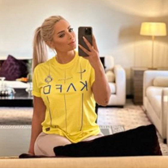 صورة رقم 5 - صور نجوم الفن آخر 24 ساعة..ملك قورة جريئة ورامي صبري مع زوجته صورة رقم 5 - صور نجوم الفن آخر 24 ساعة..ملك قورة جريئة ورامي صبري مع زوجته