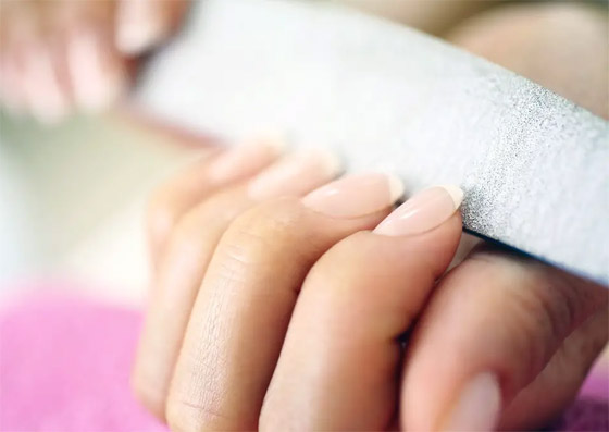 صورة رقم 5 - 6 علامات تشير إلى وجود أمراض خطيرة وراء تساقط الشعر صورة رقم 5 - 6 علامات تشير إلى وجود أمراض خطيرة وراء تساقط الشعر