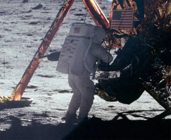 صورة رقم 3 - ماذا فعل البشر بالقمر؟.. علماء يجيبون صورة رقم 3 - ماذا فعل البشر بالقمر؟.. علماء يجيبون