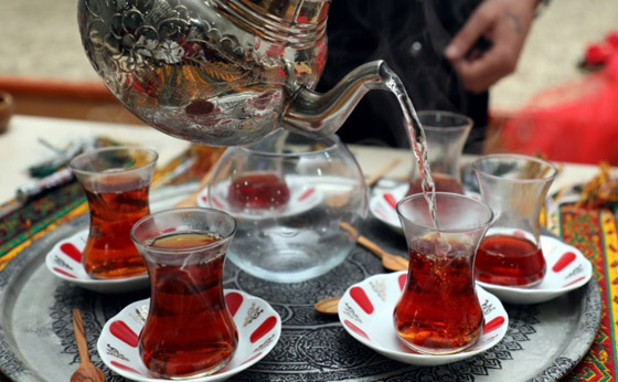 قد يدمر المعدة.. فئات ممنوعة من تناول الشاي بعد الإفطار مباشرة صورة رقم 4