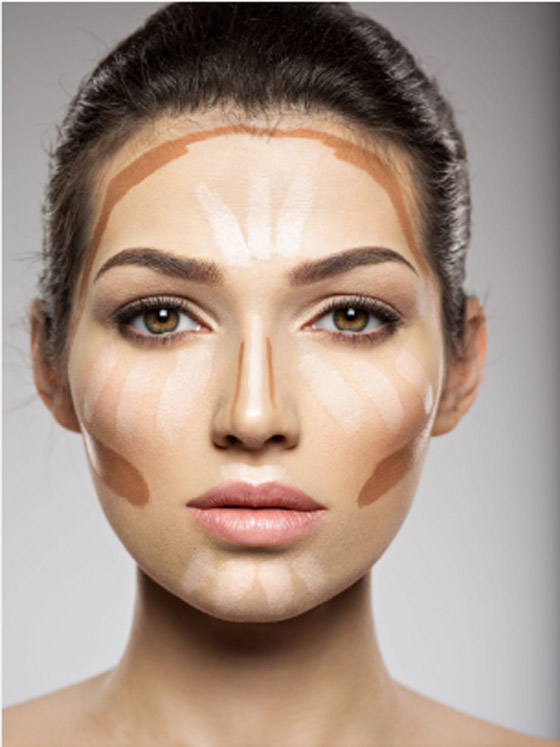 كيف تحصلين على خط فك النجمات Jawline بالمكياج؟ صورة رقم 6