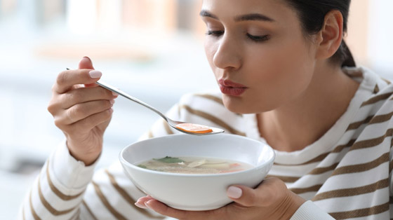 لشوربة مثالية كلَّ مرة.. 8 حيل احترافية من خبراء الطهي صورة رقم 1