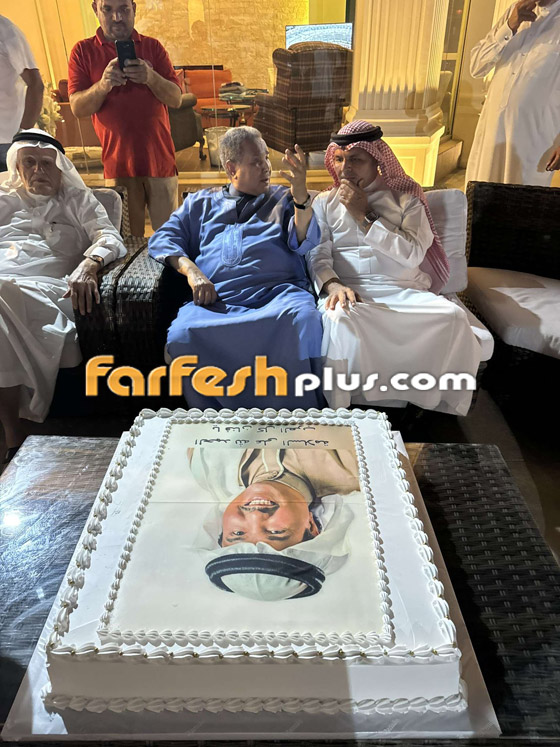 صورة رقم 9 - عودة محمد عبده إلى جدة بعد العلاج وأصدقاؤه يحتفلون بعيد ميلاده: صور وفيديوهات صورة رقم 9 - عودة محمد عبده إلى جدة بعد العلاج وأصدقاؤه يحتفلون بعيد ميلاده: صور وفيديوهات