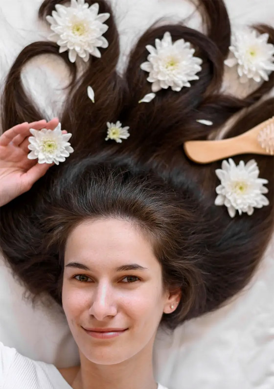 8 خطوات طبيعية أثبتت فعاليتها في تعزيز كثافة الشعر صورة رقم 3