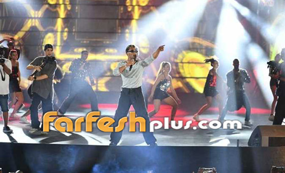 صورة رقم 2 - محمد رمضان: دخل المسرح بـ(لامبورجيني) وبملابس رائد فضاء.. فيديوهات وصور صورة رقم 2 - محمد رمضان: دخل المسرح بـ(لامبورجيني) وبملابس رائد فضاء.. فيديوهات وصور