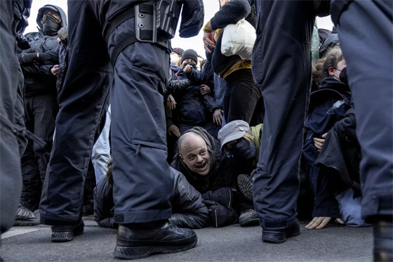 صورة رقم 12 - إليكم الصور الأكثر إثارة لأحداث العالم في آخر أسبوع من شتاء 2025 صورة رقم 12 - إليكم الصور الأكثر إثارة لأحداث العالم في آخر أسبوع من شتاء 2025