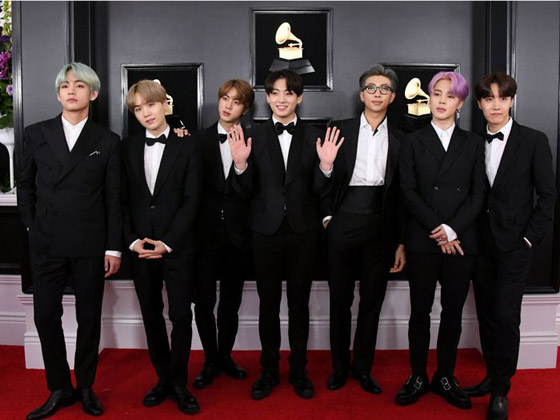 صورة رقم 2 - فرقة BTS تدخل عالم مايكل جاكسون بأغنية سري ة نادرة.. صورة رقم 2 - فرقة BTS تدخل عالم مايكل جاكسون بأغنية سري ة نادرة..