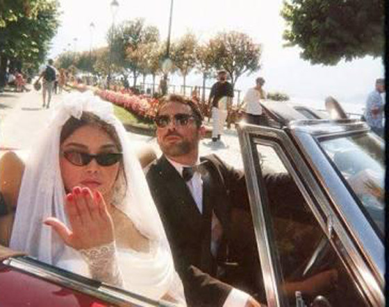 صورة رقم 2 - هيفاء وهبي متألقة بفستان زفاف ابيض على ضفاف بحيرة كومو بإيطاليا صورة رقم 2 - هيفاء وهبي متألقة بفستان زفاف ابيض على ضفاف بحيرة كومو بإيطاليا