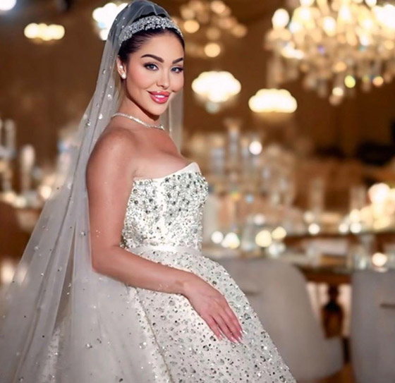 صورة رقم 1 - هيا كرزون شقيقة ديانا كرزون بإطلالة ملكية في حفل زفافها على رجل الأعمال عمر الكيكي صورة رقم 1 - هيا كرزون شقيقة ديانا كرزون بإطلالة ملكية في حفل زفافها على رجل الأعمال عمر الكيكي