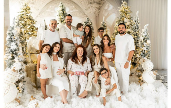 صورة رقم 5 - النجوم يشاركون جمهورهم بلحظات من اجواء عيد الميلاد الكريسماس صورة رقم 5 - النجوم يشاركون جمهورهم بلحظات من اجواء عيد الميلاد الكريسماس