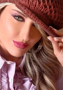 صورة رقم 2 - ريتا حرب: سعيت كثيرا لأكون ناجحة ومتميزة لا نجمة!! صورة رقم 2 - ريتا حرب: سعيت كثيرا لأكون ناجحة ومتميزة لا نجمة!!