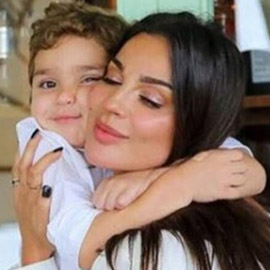ابن نادين نسيب نجيم يغني لـ ناصيف زيتون في لقطة طريفة ويخطف الانظار  ..