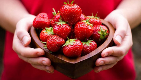 تعرفوا الى فوائد الفراولة للدم