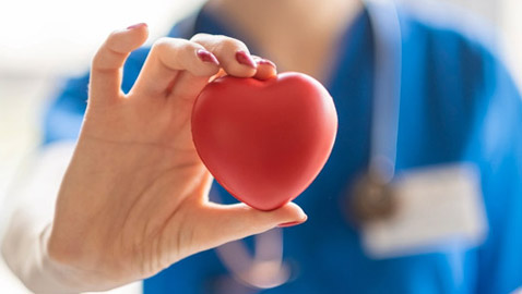 بروتين صحي ونصائح طبية.. كيف يمكن لمريض القلب الصيام بشكل آمن؟