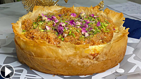 بالفيديو: إليكم طريقة تحضير تشيز كيك بالكنافة.. قرمشة لا تقاوم!