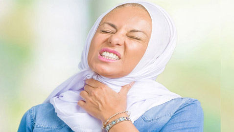 تعاني من جفاف الفم وخشونة الحلق خلال ساعات الصيام؟ إليك الأسباب والعلاج