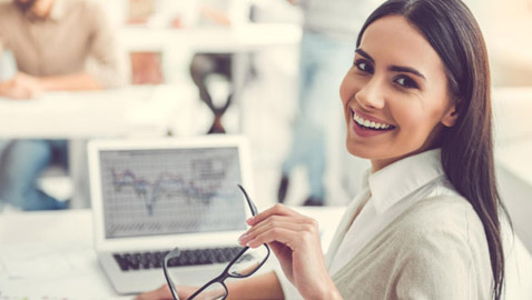 للمرأة العاملة: 6 فوائد تجعل حياتها الزوجية أكثر سعادة وراحة