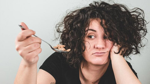 هذه الأطعمة تسبب دهون البطن