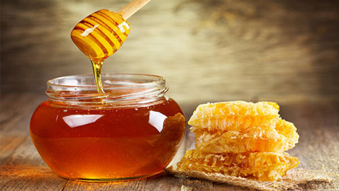 ماذا يحصل في الجسم عند تناول ملعقة عسل يوميا؟