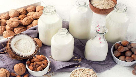 جوز الهند.. وبدائل صحية ولذيذة تلبي احتياجاتنا اليومية من الحليب