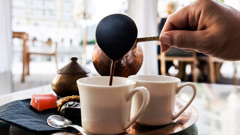 مأكولات يفضل عدم تناولها مع القهوة