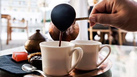 علميًا... احتساء القهوة يقلل مخاطر الإصابة بهذه الأمراض