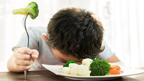 كيف تشجعين طفلك على تناول المزيد من الخضراوات؟