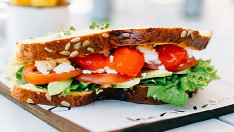 بالصور.. تعرفوا على أشهر الشطائر حول العالم