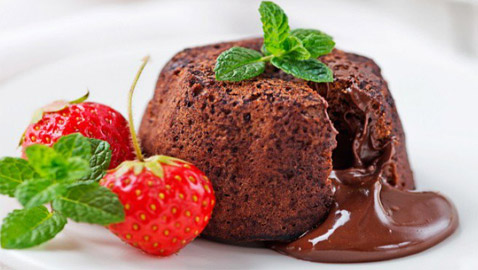 إليكم طريقة تحضير مولتن كيك بالشوكولاتة السهلة والشهية والفاخرة