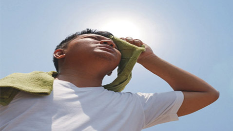 صغار وكبار السن أكثر ضحاياها.. 3 نصائح للوقاية من ضربة الشمس