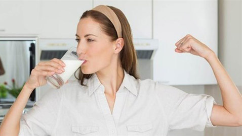 الكالسيوم وفيتامين D والرياضة.. ثالوث للتمتع بعظام قوية