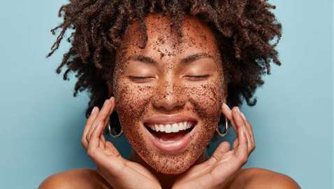 ماسك القرفة واللبن لعلاج حب الشباب والتخلص من حفر الوجه