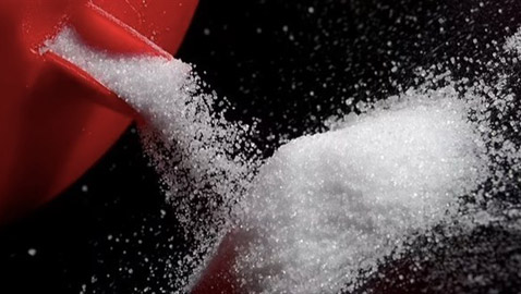 تناول بديل للملح يحمي من خطر السكتات الدماغية والنوبات القلبية