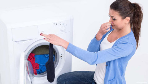 حيلة بسيطة للتخلص من الروائح الكريهة في الغسالة