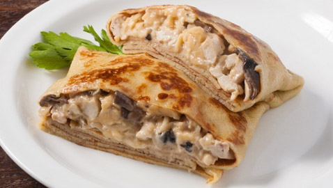 إليكم طريقة تحضير كريب بالدجاج والجبن الشهي