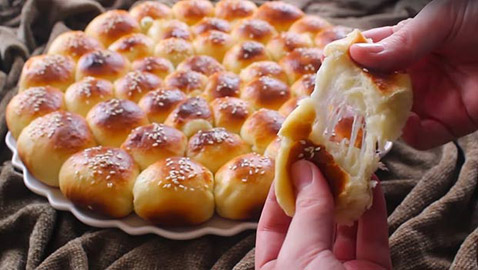 خلية النحل بجبنة الموزاريلا