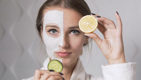 إليكم 4 وصفات هندية مدهشة من مطبخكم تعالج جميع أنواع مشاكل البشرة