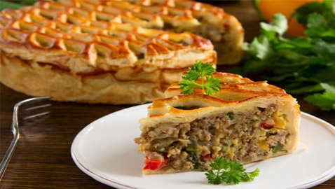 إليكم طريقة تحضير فطيرة البف باللحم والخضار الشهية