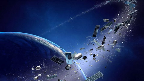 قنابل موقوتة فوق رؤوسنا.. سوق الخردة بالفضاء يهدد بكارثة كل لحظة!
