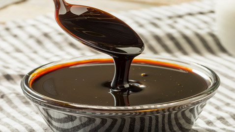 تعرفوا على فوائد مذهلة لم تعرفوها من قبل عن تناول العسل الأسود باعتدال