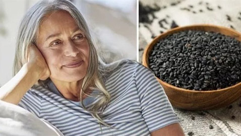 بذور السمسم تعالج السبب الجذري لشيب الشعر