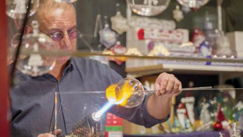 ألمانيا مسقط رأس زينة الكريسماس الزجاجية