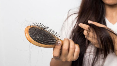 تساقط الشعر .. أكثر من مجرد مشكلة جمالية