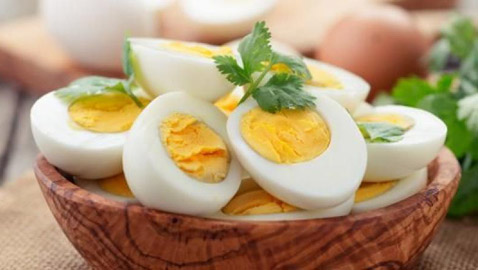 البيض يرفع خطر الإصابة بسرطان البروستاتا