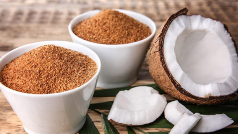 فوائد سكر جوز الهند.. والفرق بينه والسكر العادي