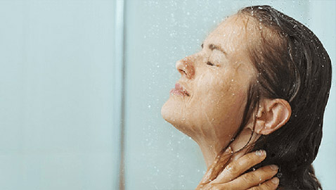 في الصباح أم المساء...ما هو أفضل وقت للاستحمام؟ 