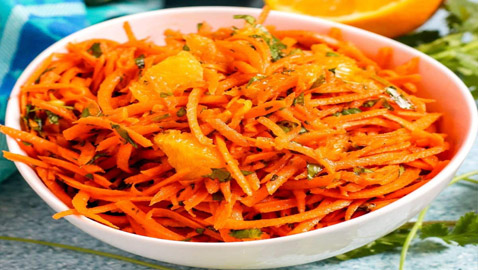 إليكم وصفة سلطة الجزر بصوص البرتقال اللذيذة والمشبعة للرجيم