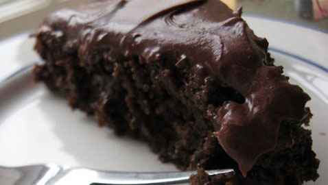 وصفة عمل كيك الشوكولاتة الخفيف بصوص الشوكولاتة الشهي